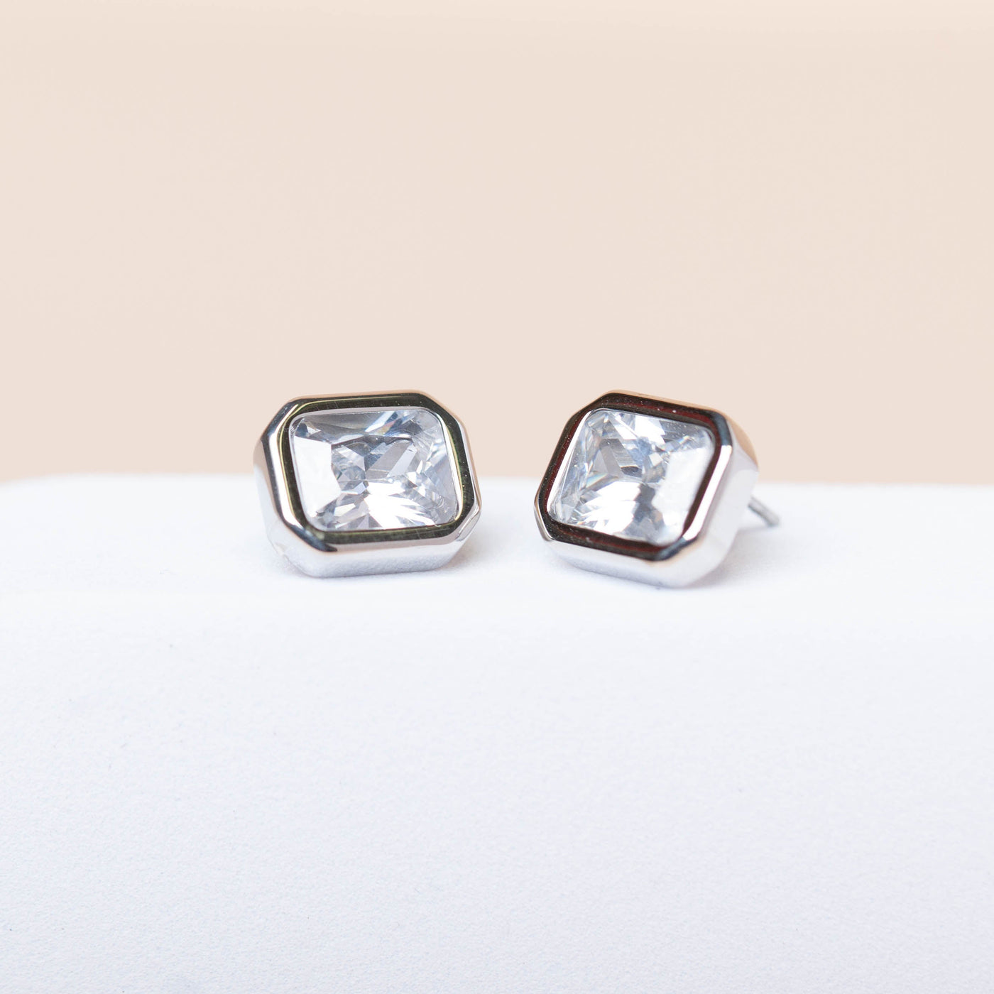 HEIRLOOM STUDS